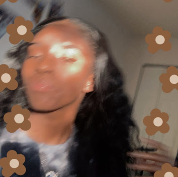 Meet your Posher, Kyia’s - Picture 1 of 1